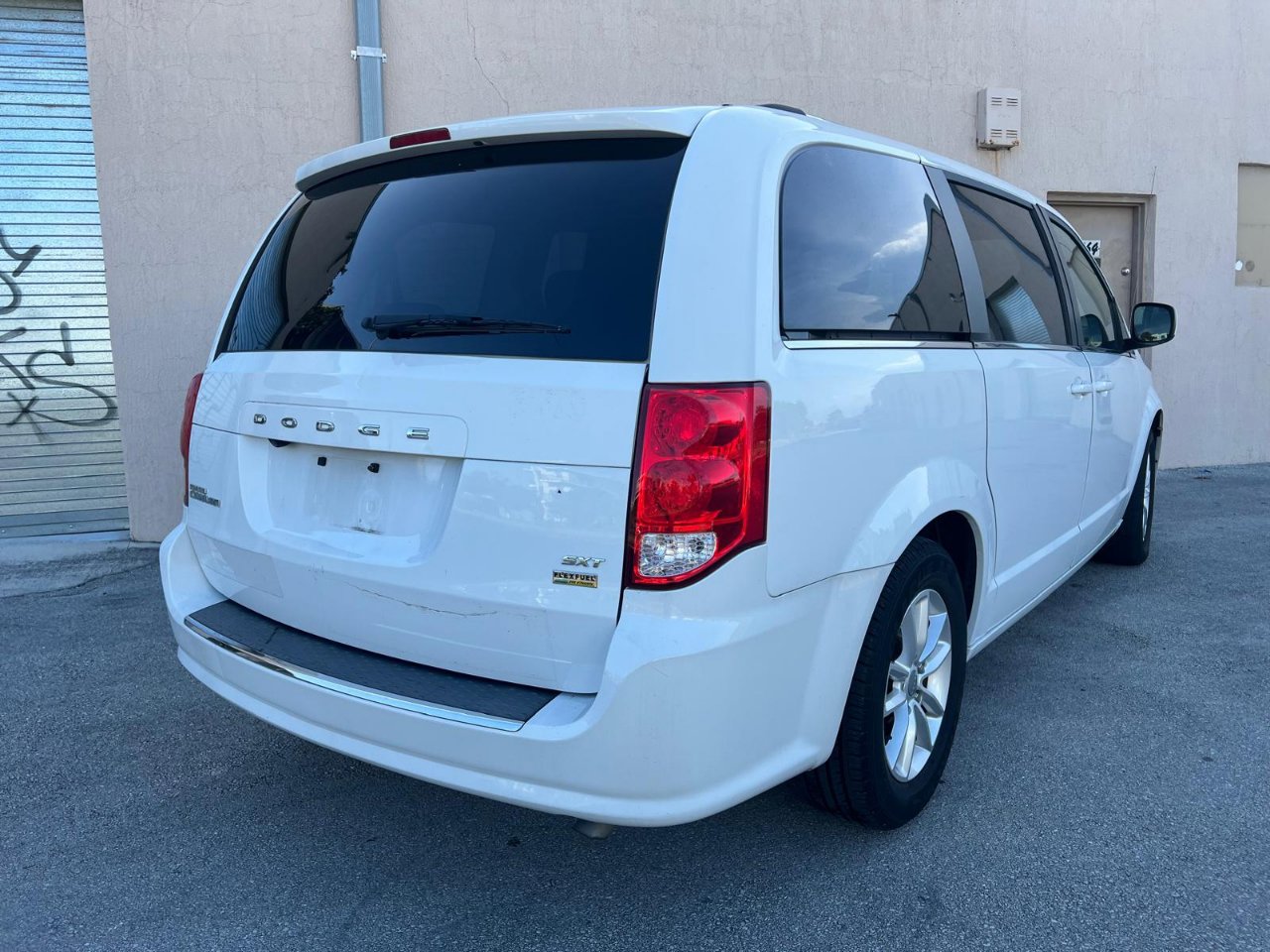 Used 2018 Dodge Grand Caravan SXT image 17