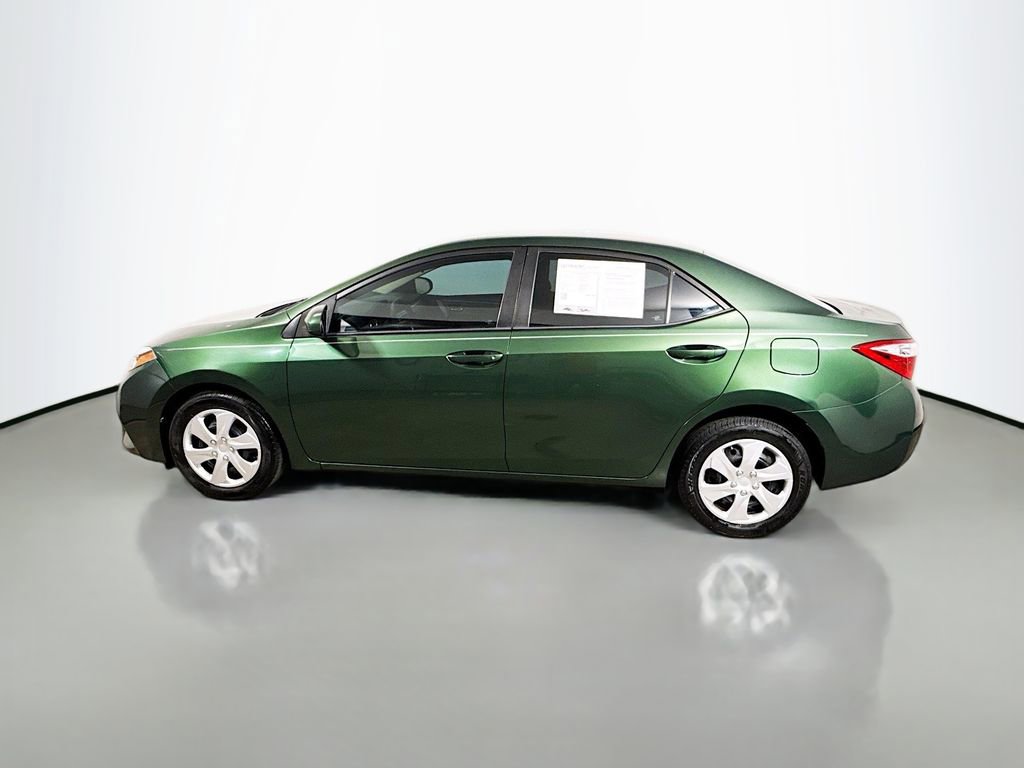 Used 2016 Toyota Corolla LE FWD image 4