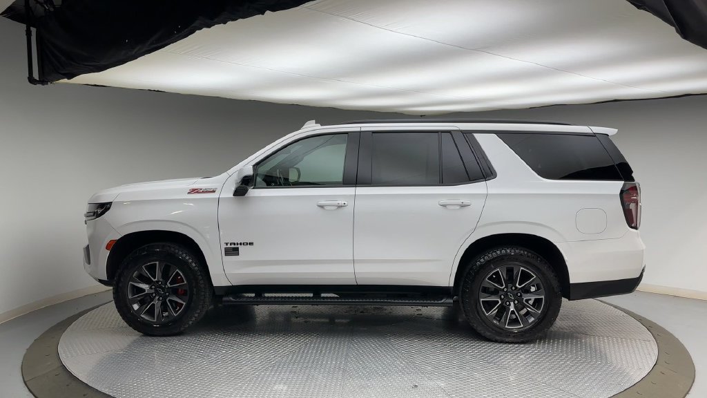 Used 2021 Chevrolet Tahoe Z71 w/ Luxury Package AWD/4WD image 5