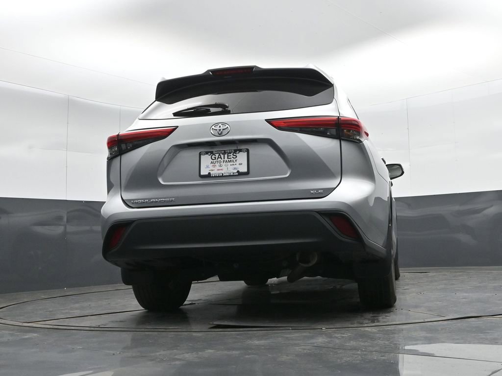 Used 2023 Toyota Highlander XLE image 45