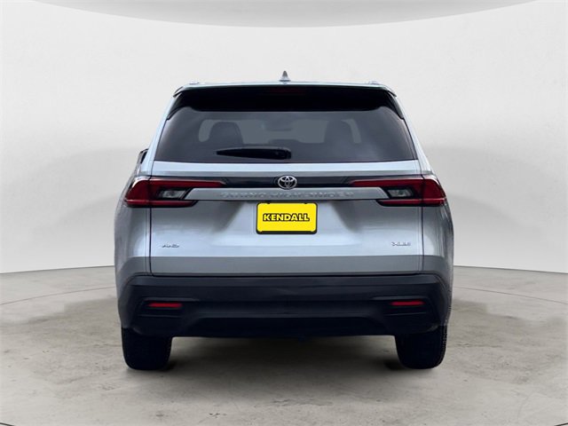 Used 2025 Toyota Grand Highlander AWD image 4