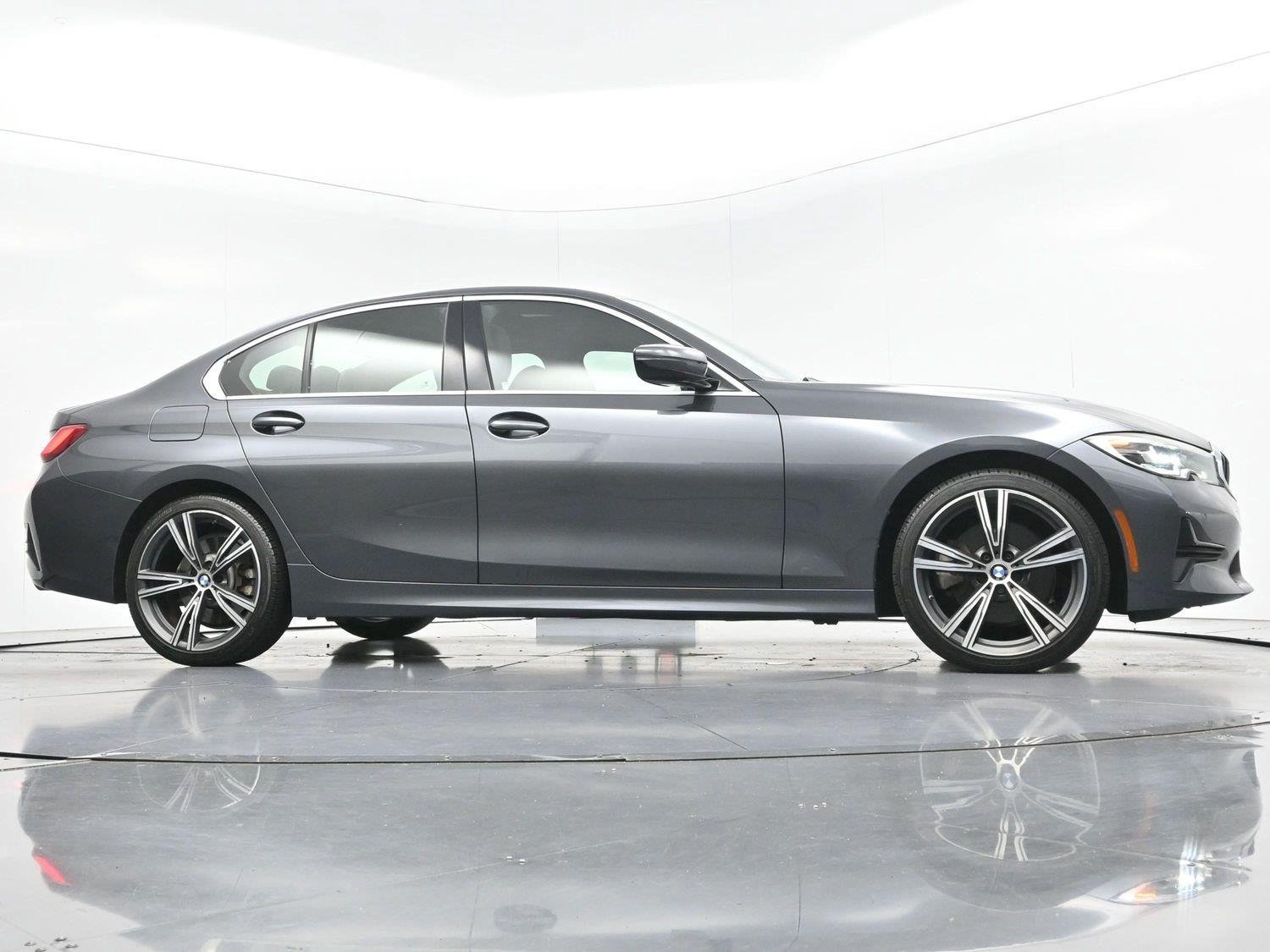 Used 2021 BMW 330i xDrive Sedan w/ Convenience Package AWD/4WD image 43