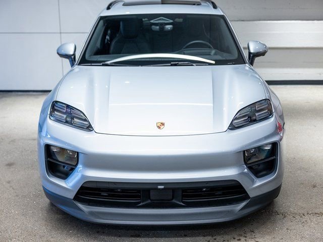 Certified 2025 Porsche Macan Electric image 12