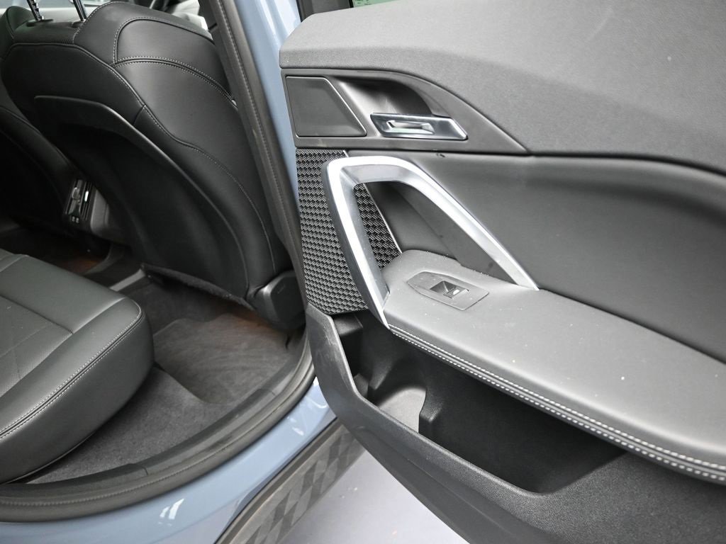 Certified 2025 BMW X2 xDrive28i image 21