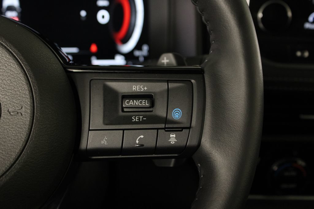 Certified 2023 Nissan Rogue Platinum FWD image 30