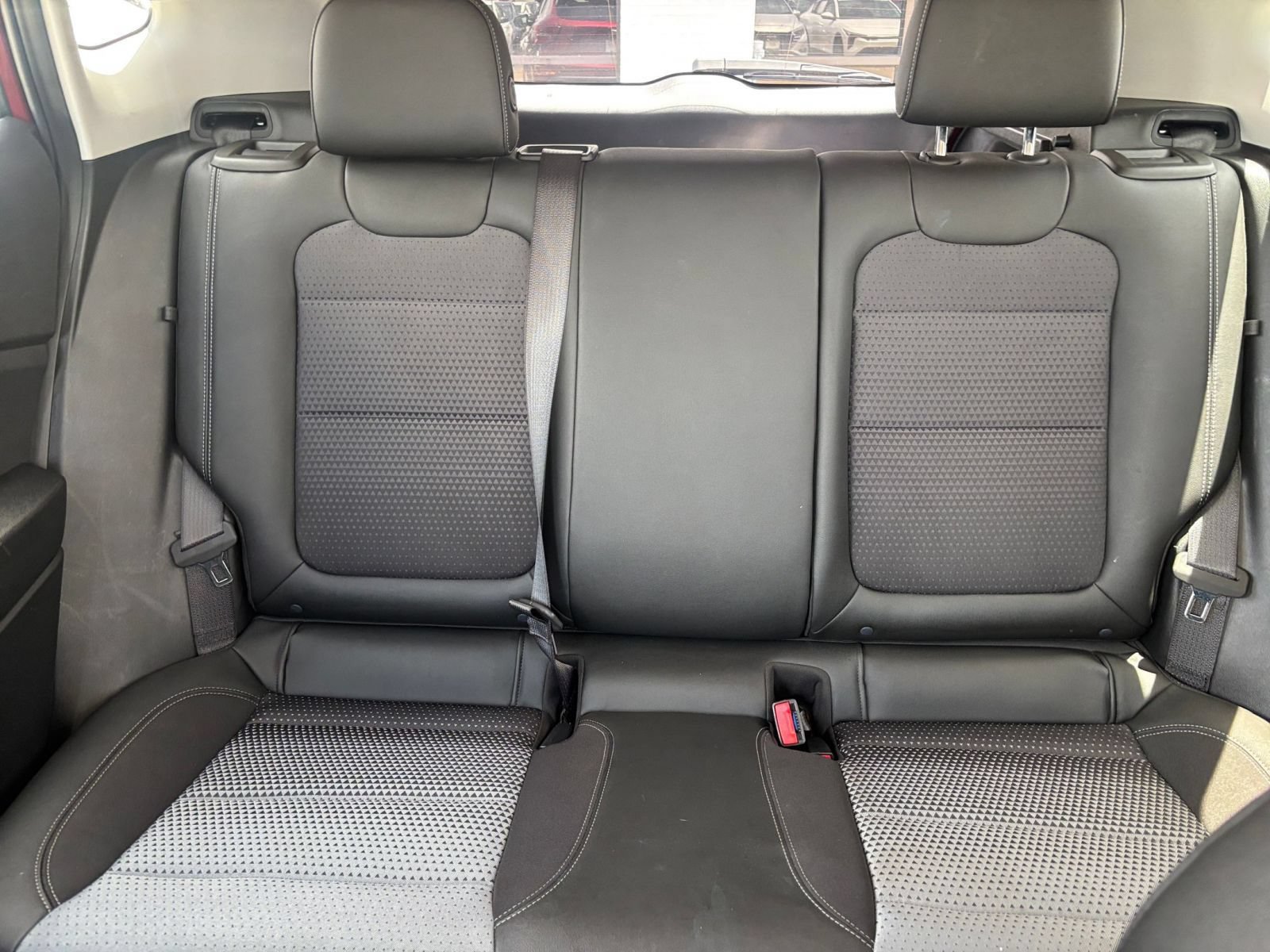 Used 2025 Chevrolet Trax LT w/ LT Convenience Package FWD image 37