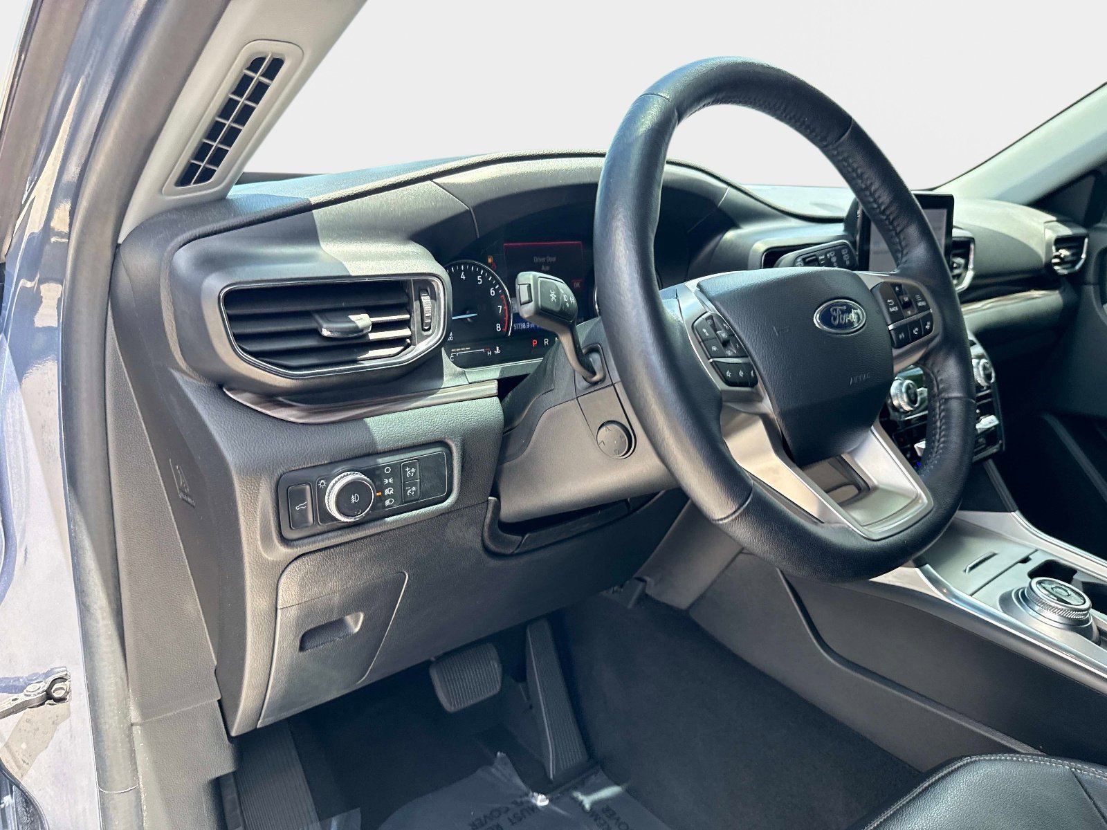 Used 2021 Ford Explorer Limited w/ Equipment Group 301A RWD image 19