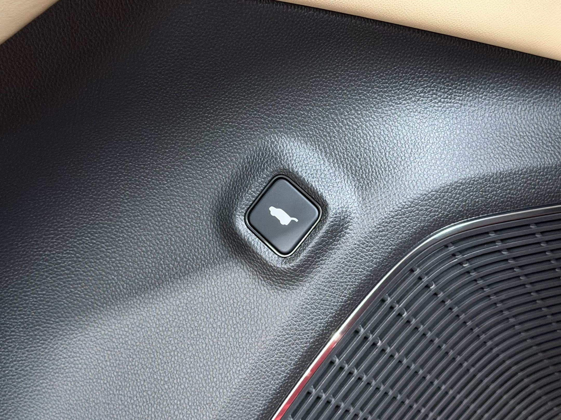 Used 2025 Acura MDX FWD w/ Technology Package image 27