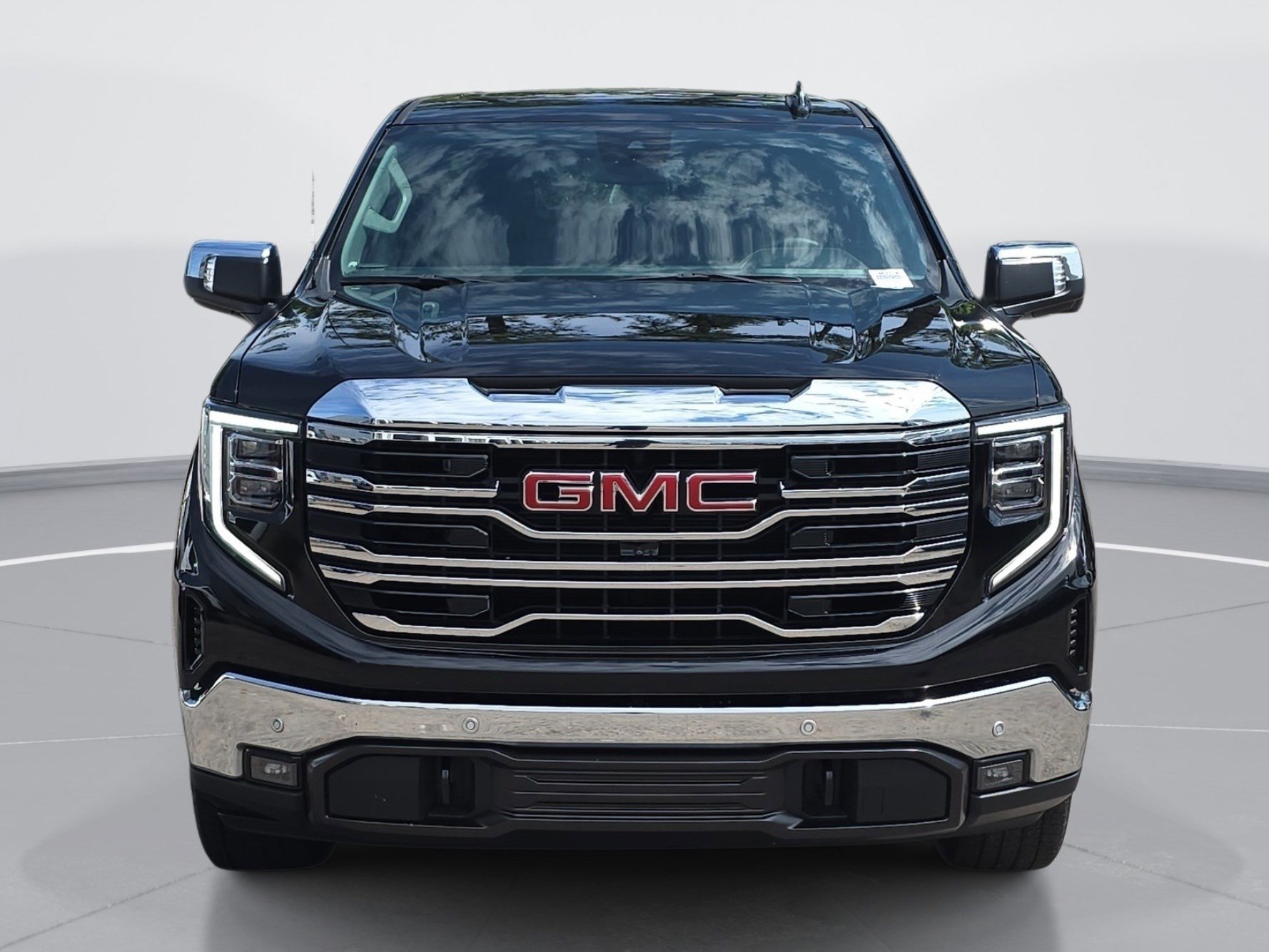 Used 2024 GMC Sierra 1500 SLT w/ SLT Premium Plus Package AWD/4WD image 8