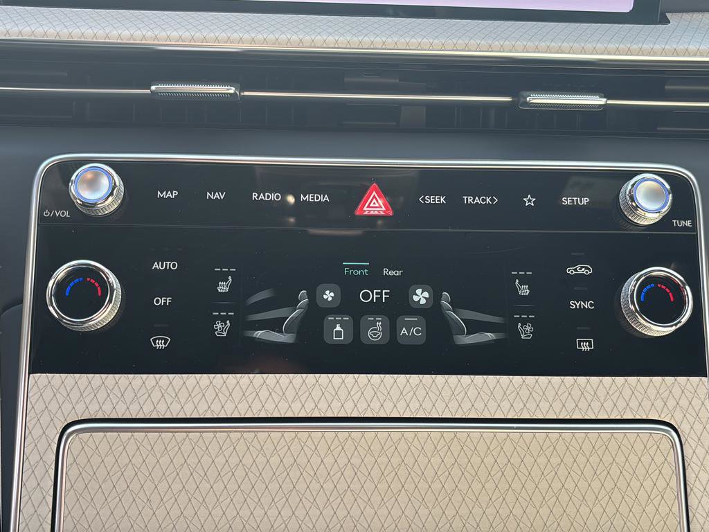 Certified 2025 Genesis GV80 3.5T Prestige AWD/4WD image 31
