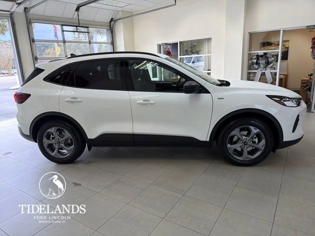 New 2026 Ford Escape ST-Line w/ Tech Pack #1 FWD image 9