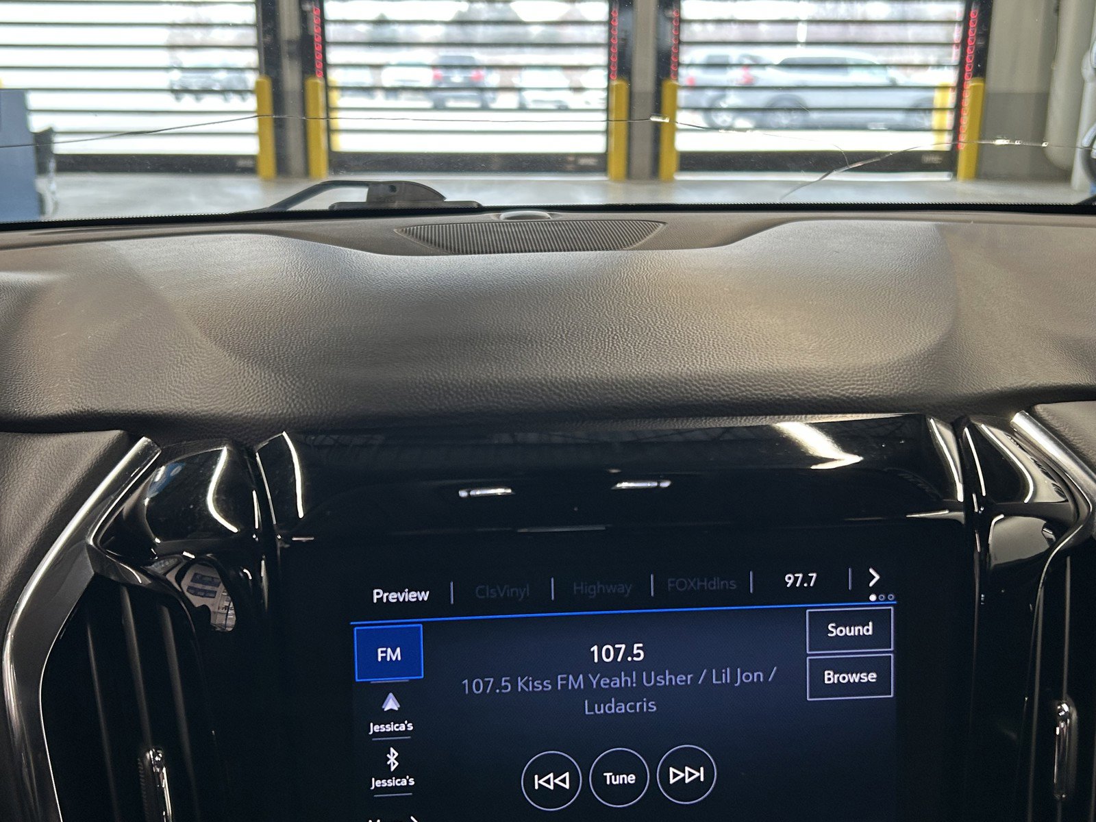 Used 2020 Chevrolet Traverse LT image 29