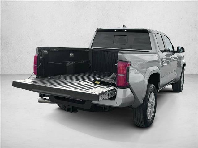 Certified 2025 Toyota Tacoma SR5 AWD/4WD image 7