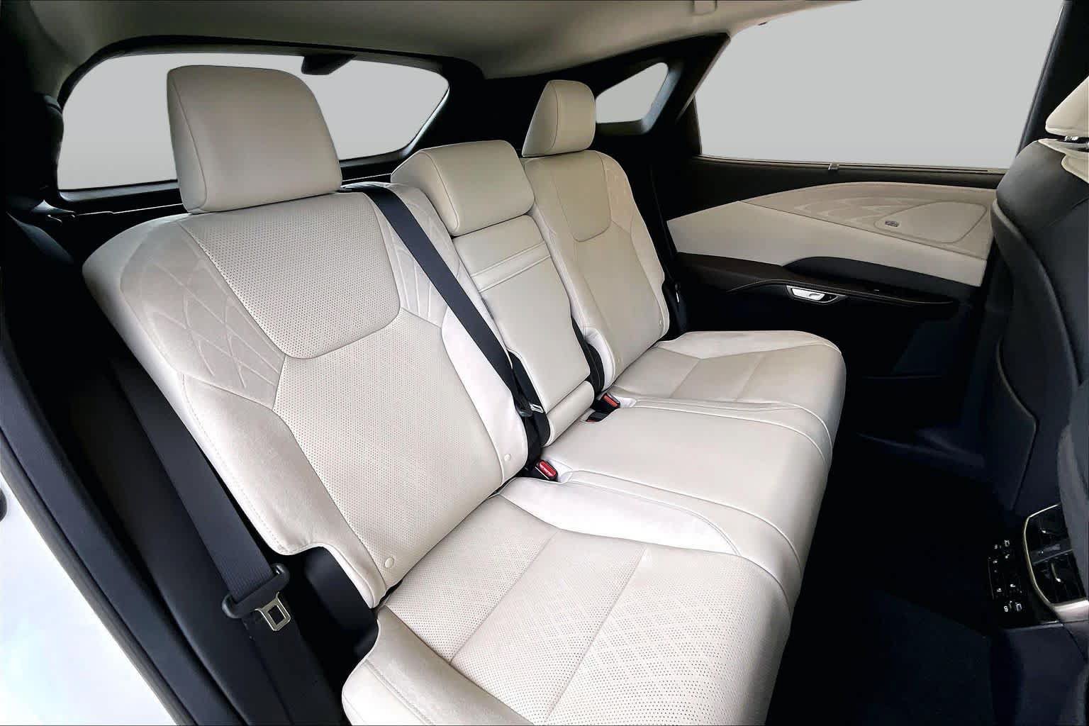 Used 2024 Lexus RX 350 FWD w/ Convenience Package image 17