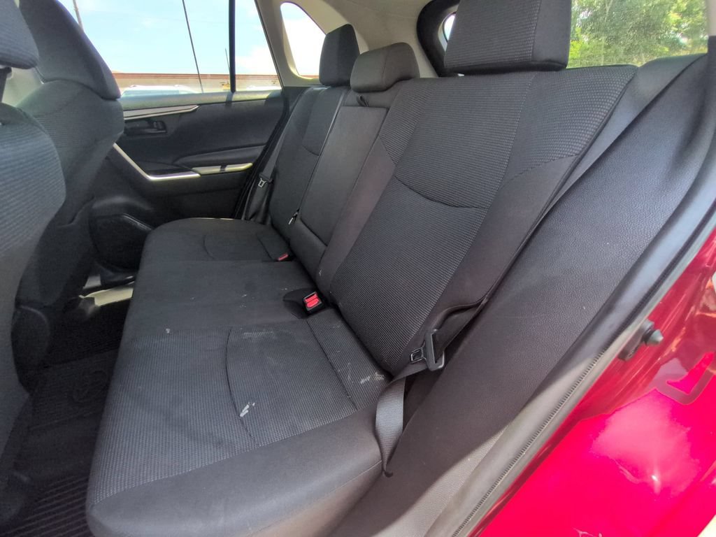 Used 2025 Toyota RAV4 LE AWD/4WD image 27