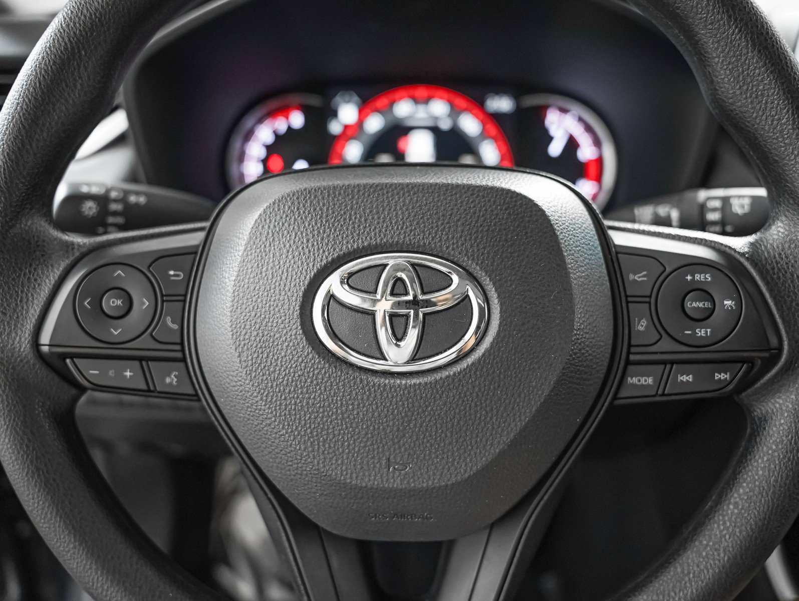 Used 2025 Toyota RAV4 XLE w/ Convenience Package FWD image 12