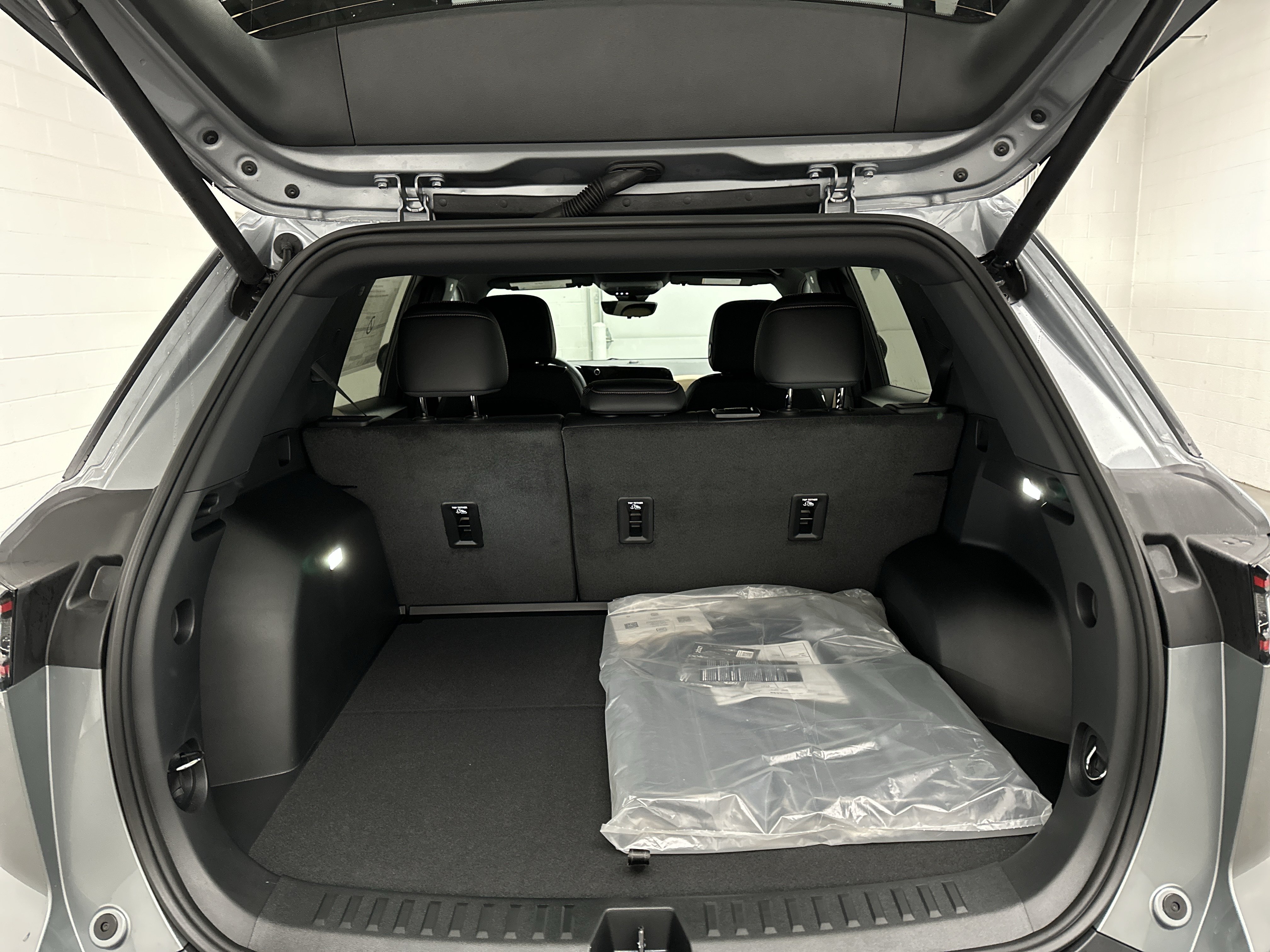 New 2027 Chevrolet Equinox ACTIV w/ Safety and Technology Package AWD/4WD image 15