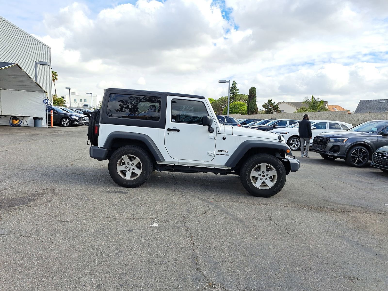 Used 2017 Jeep Wrangler Sport w/ Quick Order Package 24S AWD/4WD image 4