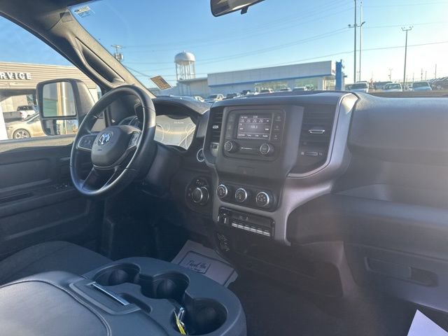 Used 2024 RAM 2500 Tradesman w/ Chrome Appearance Group AWD/4WD image 11
