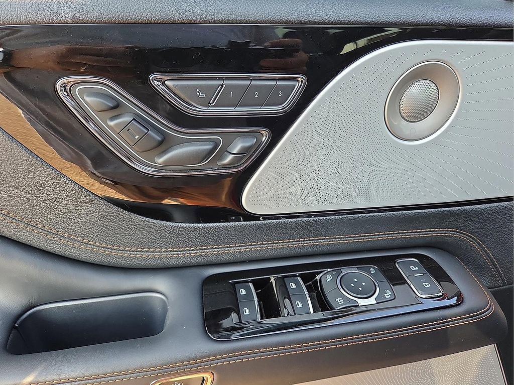 New 2026 Lincoln Aviator Black Label AWD/4WD image 19