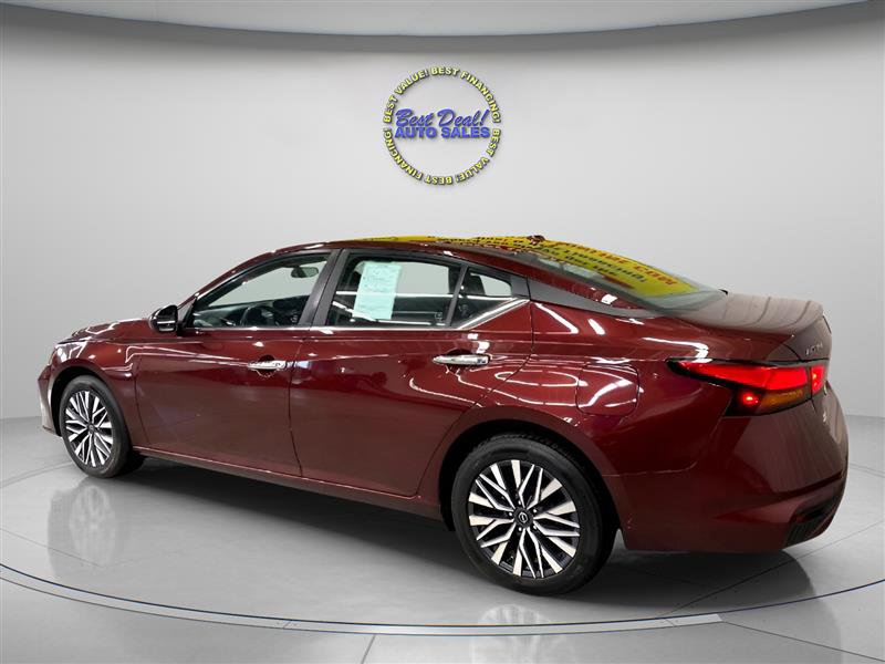 Used 2023 Nissan Altima 2.5 SV w/ SV Premium Package image 5