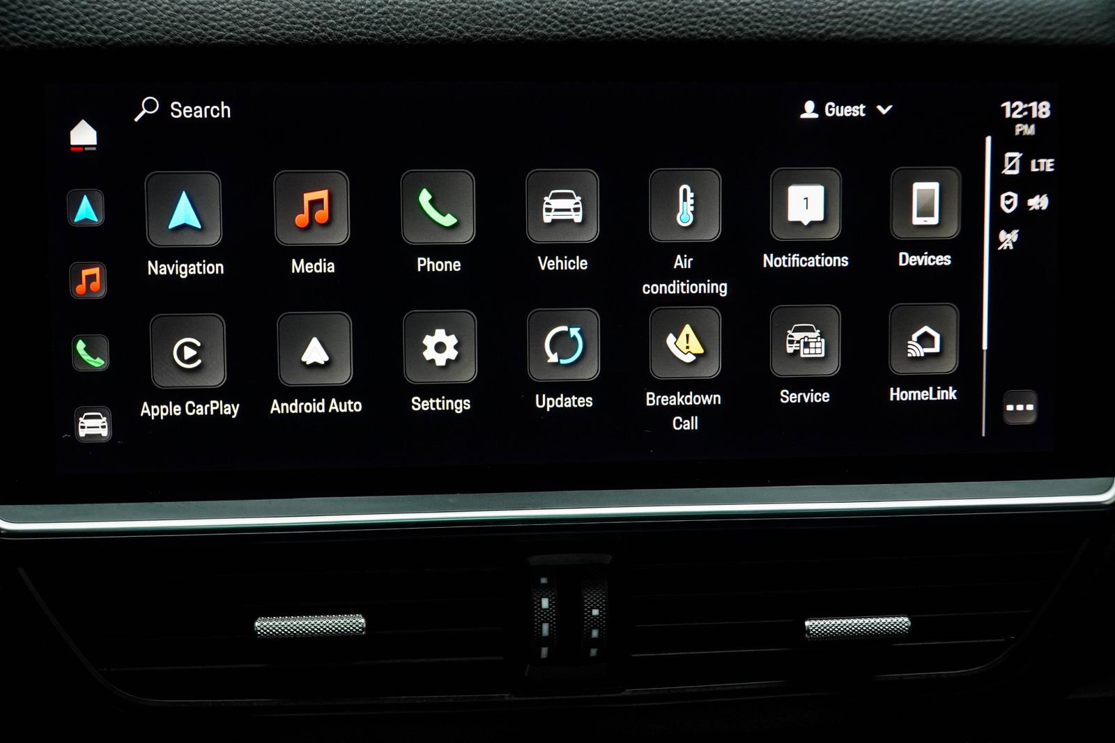 Used 2023 Porsche Cayenne Platinum Edition image 23