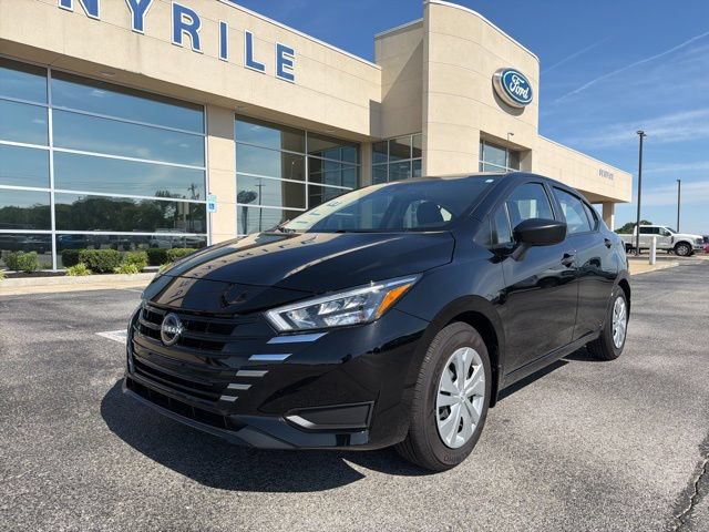 Used 2025 Nissan Versa S w/ Trunk Package