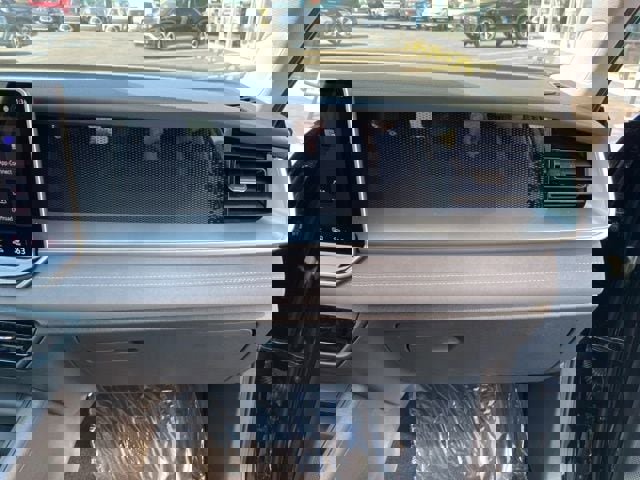 New 2025 Volkswagen Tiguan SE image 50