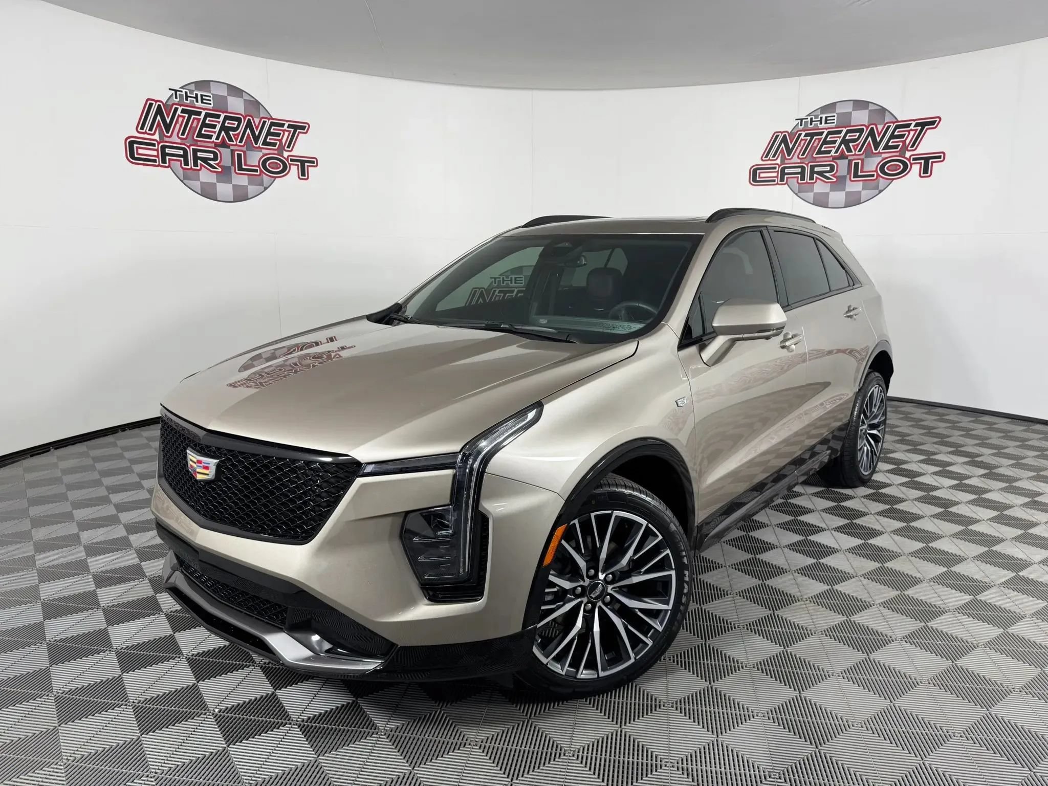 Used 2025 Cadillac XT4 Sport FWD image 1