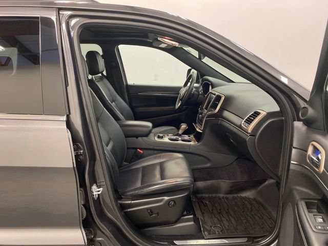 Used 2017 Jeep Grand Cherokee Limited AWD/4WD image 26