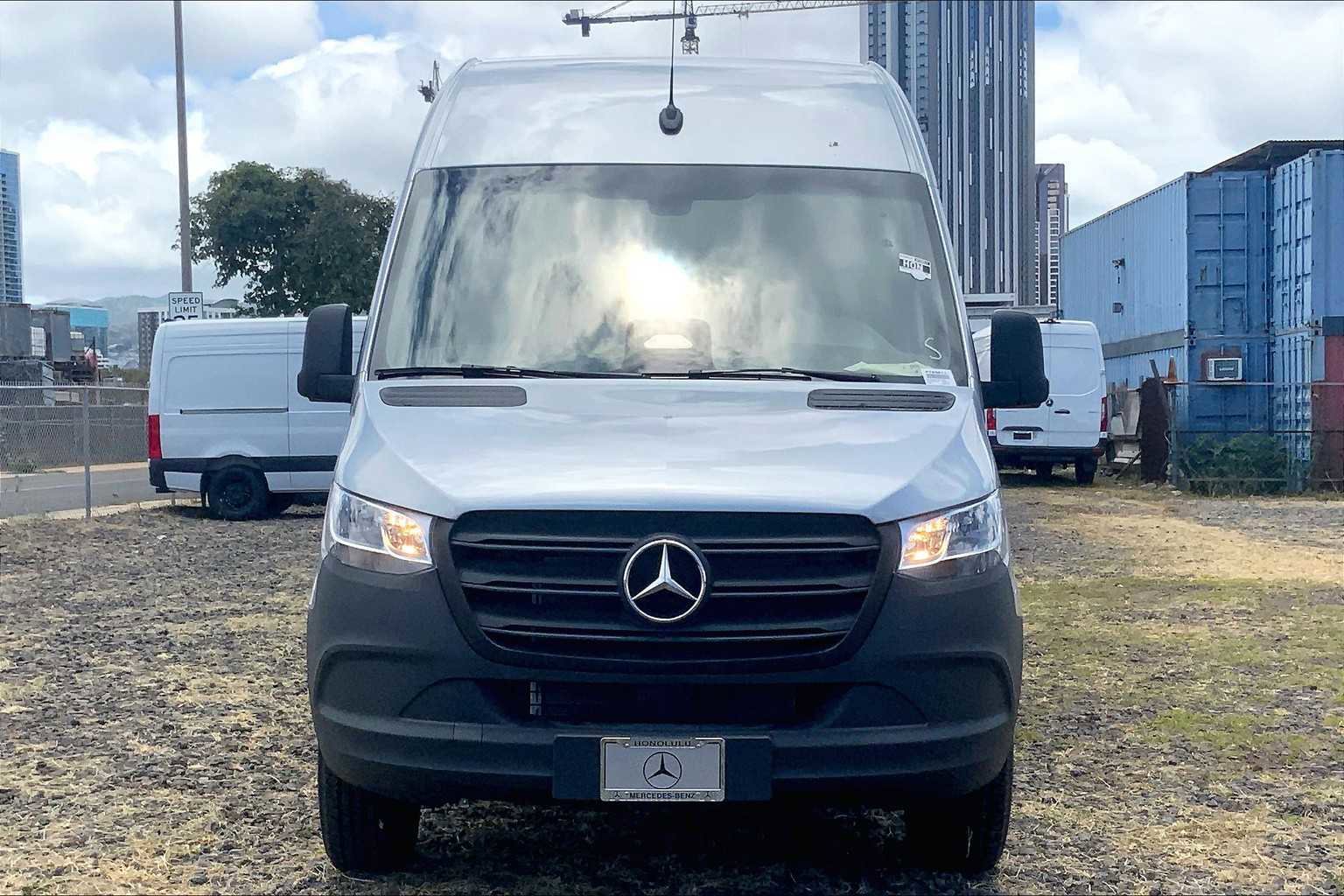 Used 2025 Mercedes-Benz Sprinter 2500 image 3