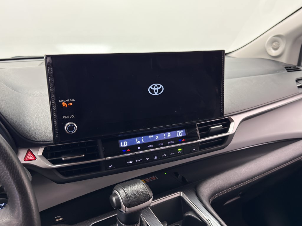 Used 2025 Toyota Sienna XLE w/ XLE Plus Package FWD image 25