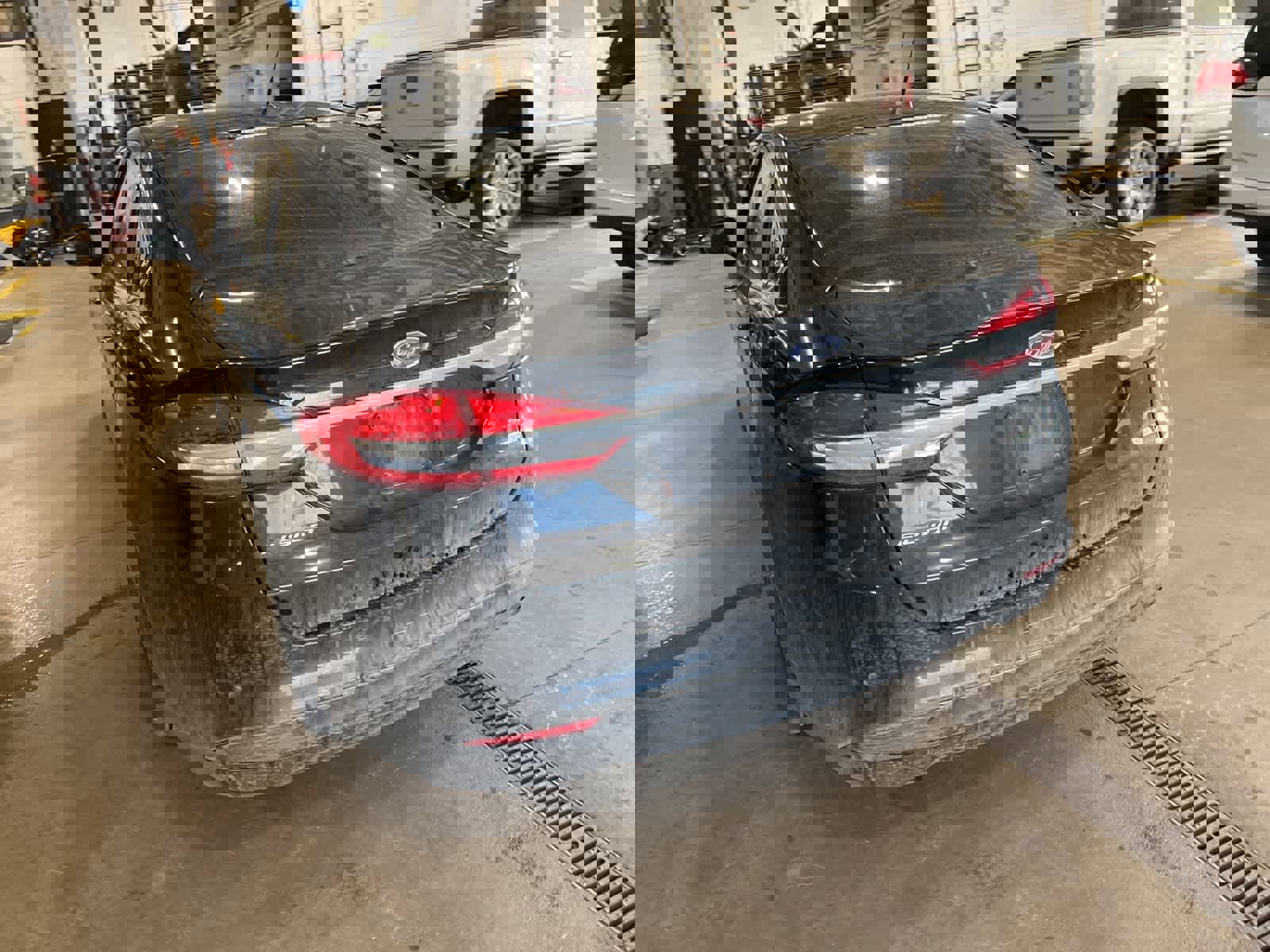 Used 2017 Ford Fusion SE w/ Fusion SE Technology Package image 10