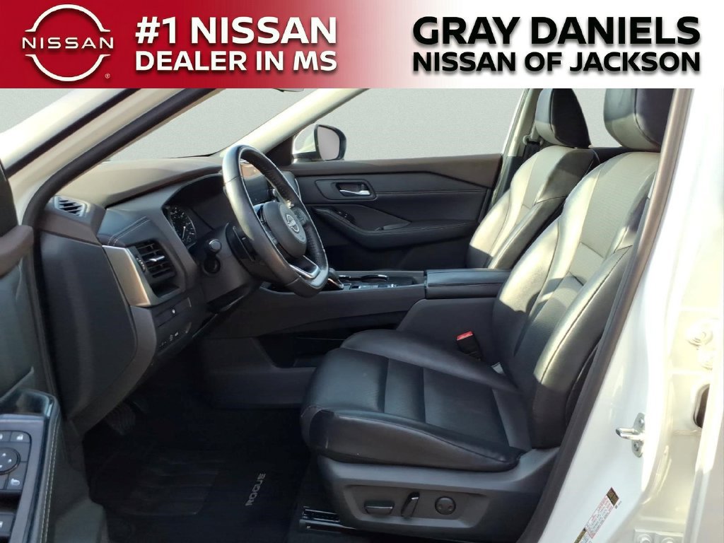 Used 2023 Nissan Rogue SV w/ SV Premium B Package FWD image 22