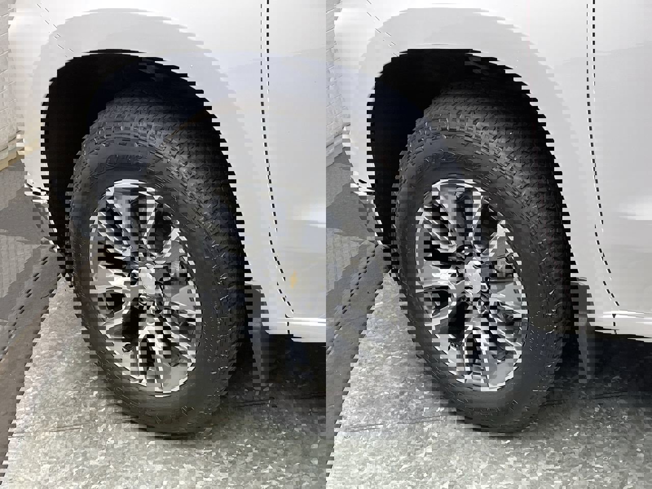 Certified 2024 Chevrolet Silverado 1500 LT image 34