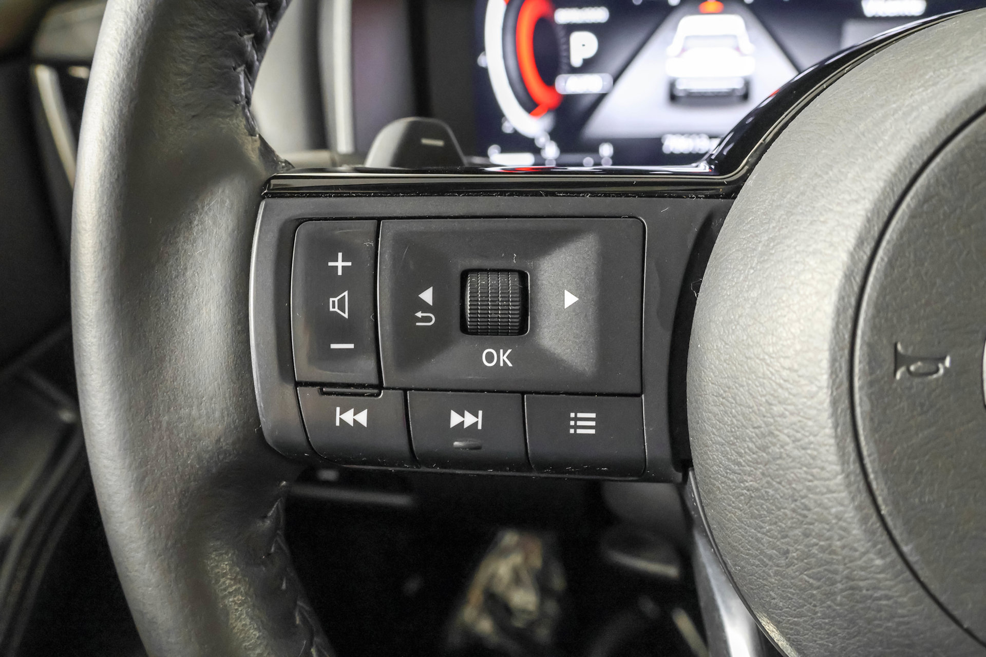 Used 2021 Nissan Rogue Platinum AWD/4WD image 29