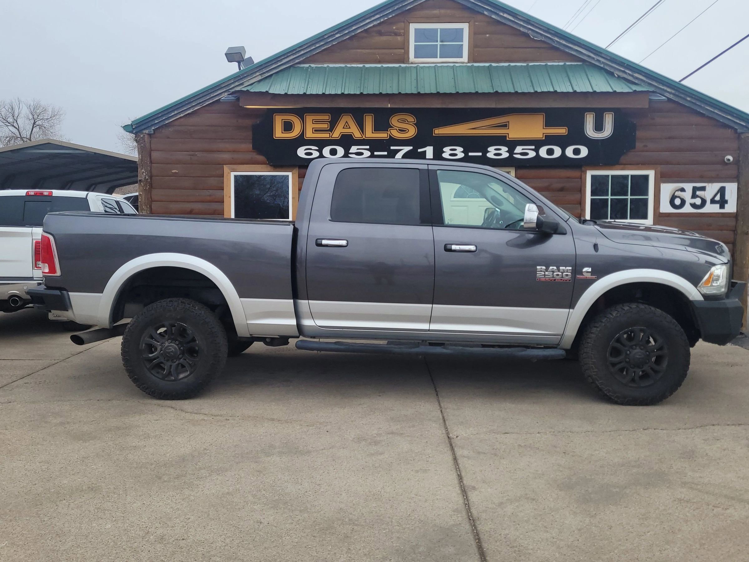 Used 2015 RAM 2500 Laramie image 2