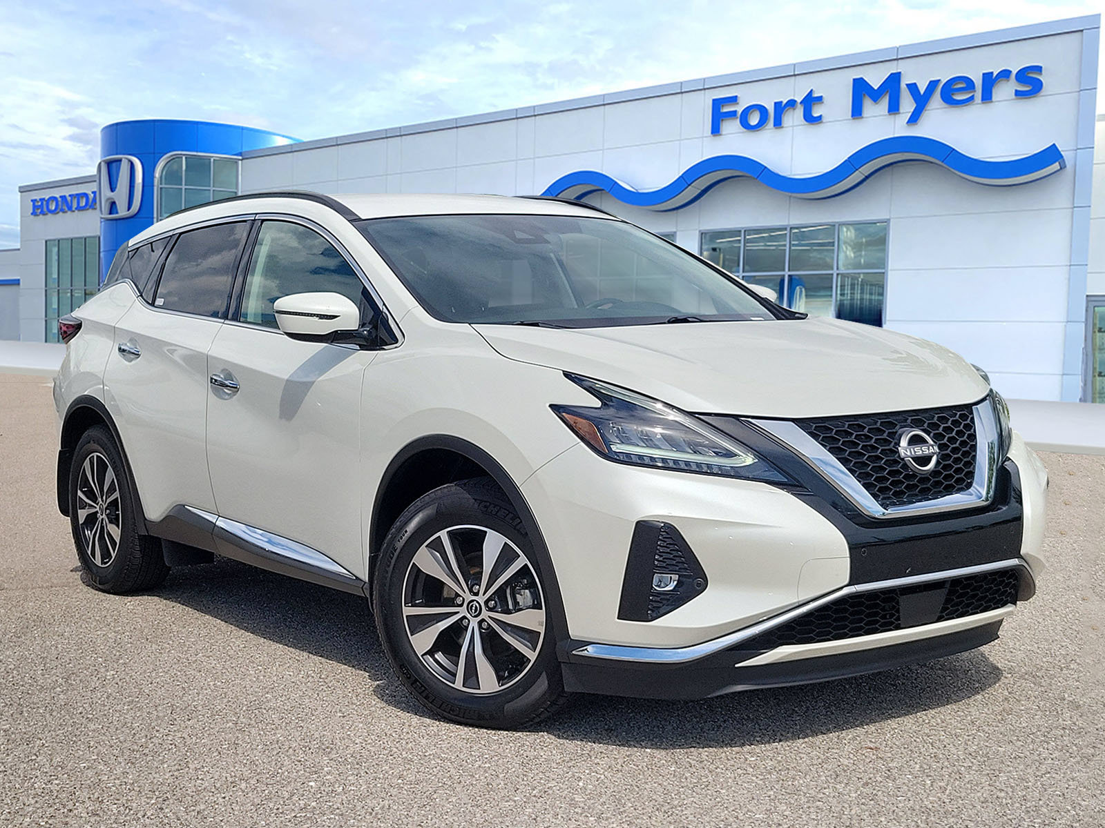 Used 2024 Nissan Murano SV AWD/4WD image 1