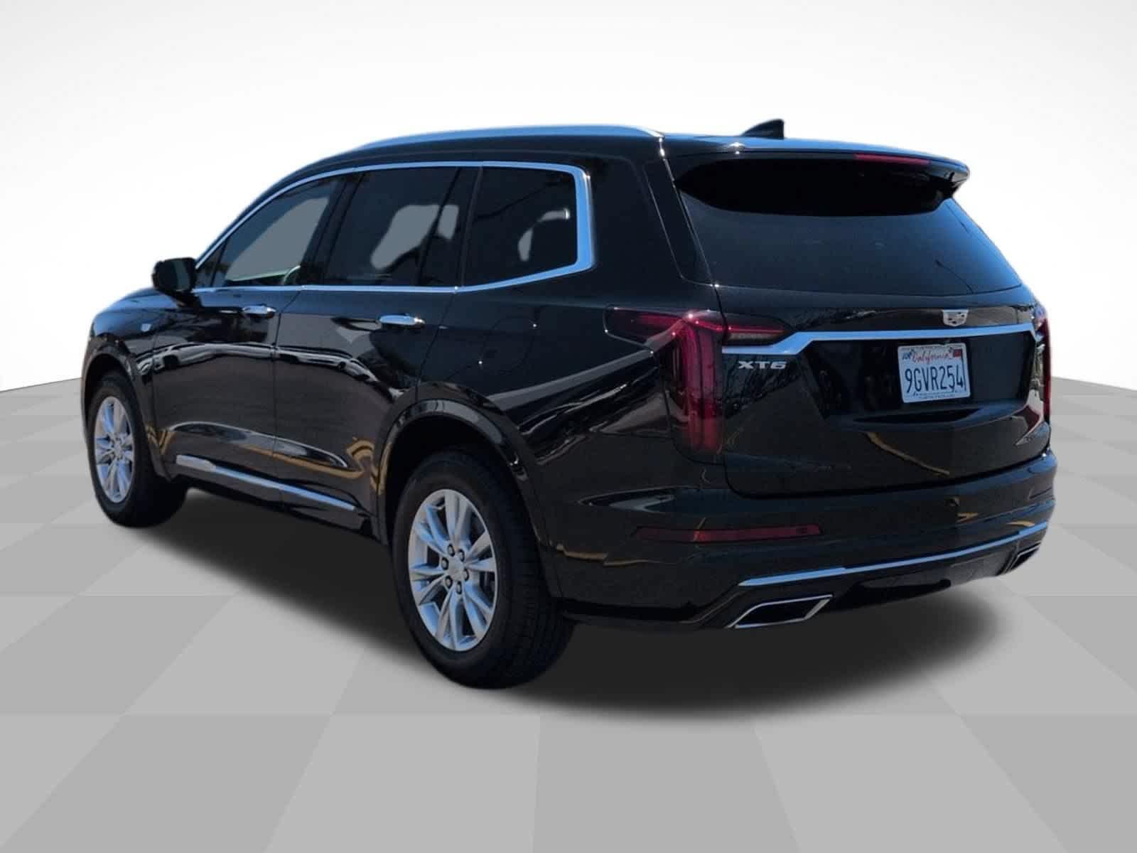 Certified 2023 Cadillac XT6 Luxury FWD image 7