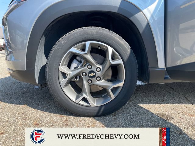 Used 2025 Chevrolet Trax LT FWD image 27