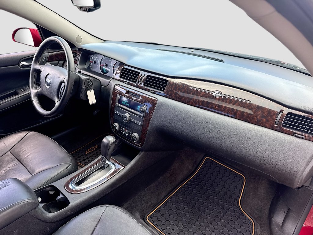 Used 2013 Chevrolet Impala LTZ FWD image 27