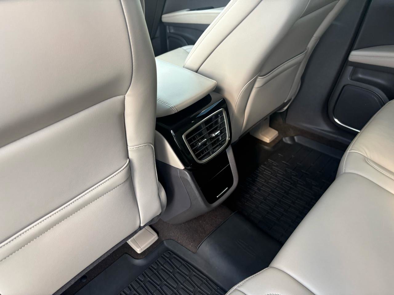 Used 2021 Lincoln Nautilus FWD w/ Equipment Group 101A image 33