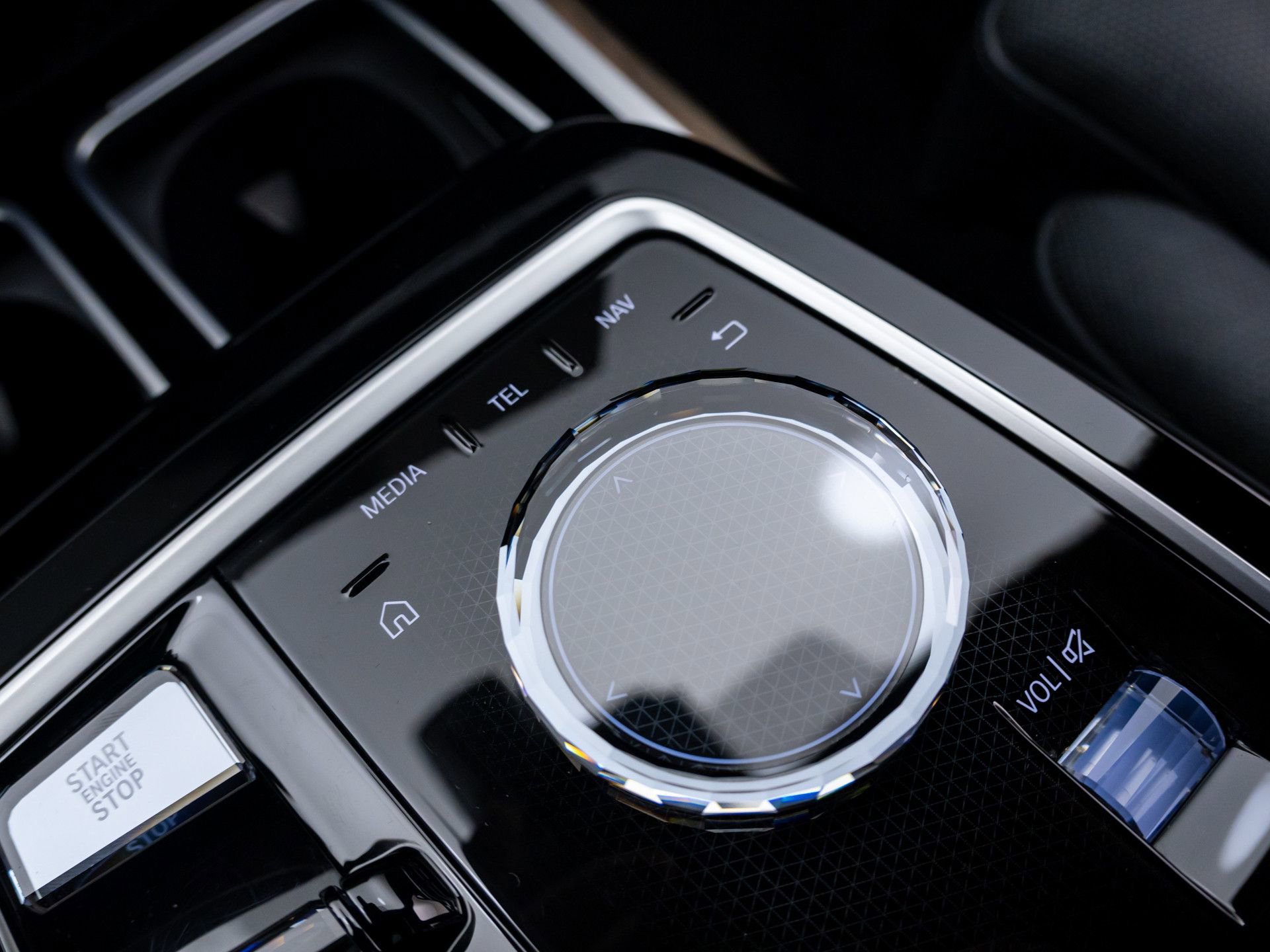 Certified 2023 BMW 760i xDrive AWD/4WD image 30
