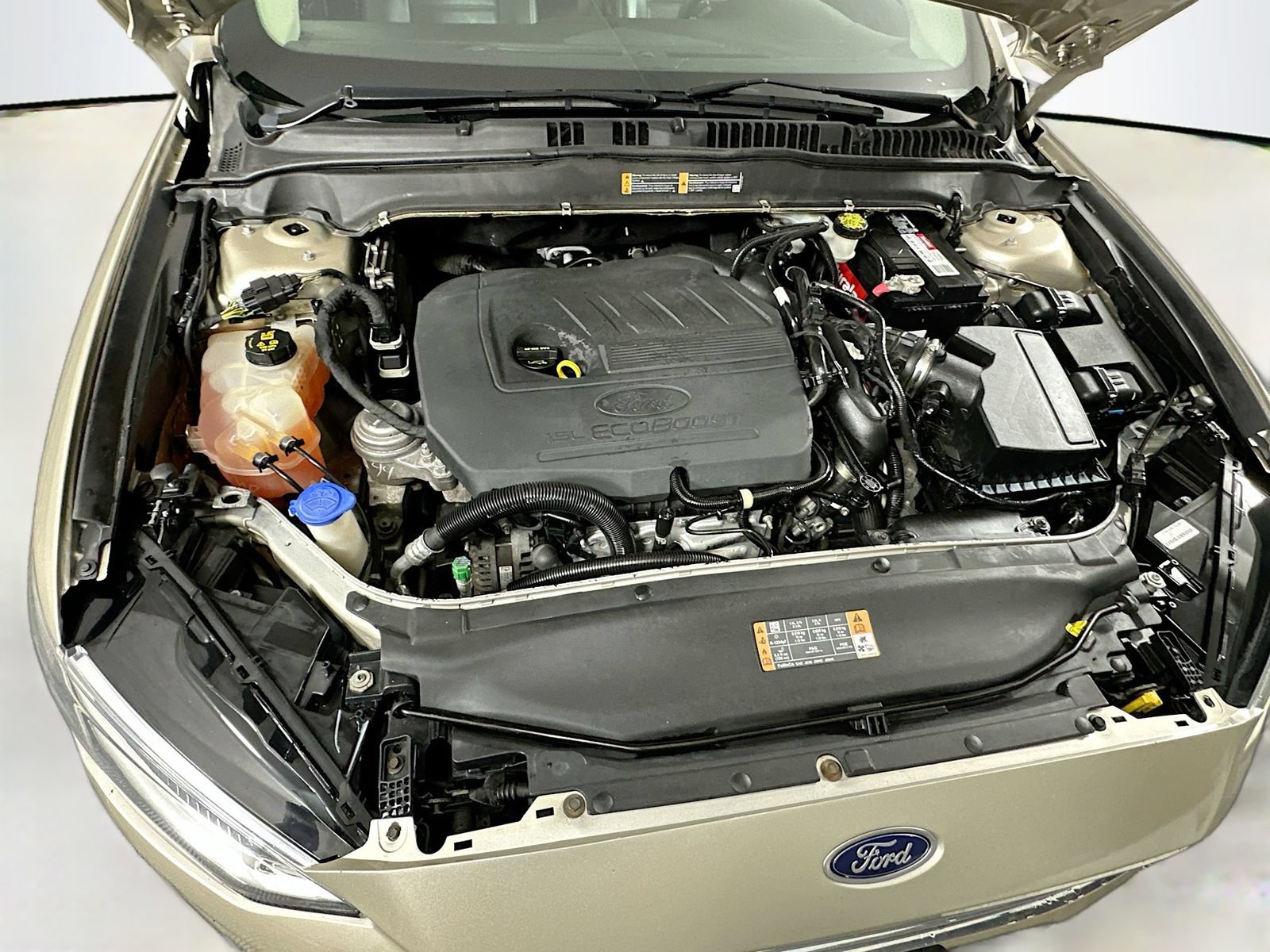 Used 2017 Ford Fusion SE w/ Fusion SE Technology Package FWD image 28