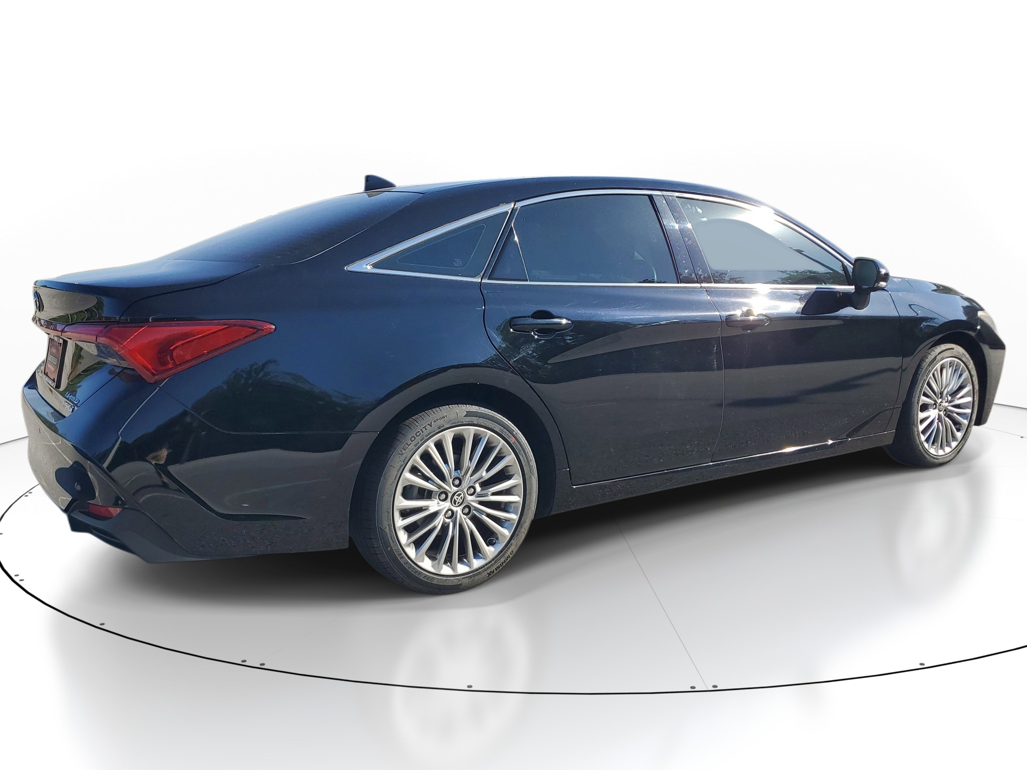 Used 2022 Toyota Avalon Limited FWD image 6