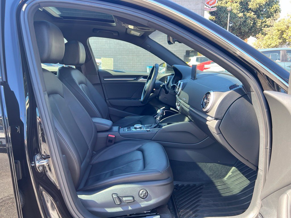 Used 2017 Audi A3 e-tron Prestige FWD image 23