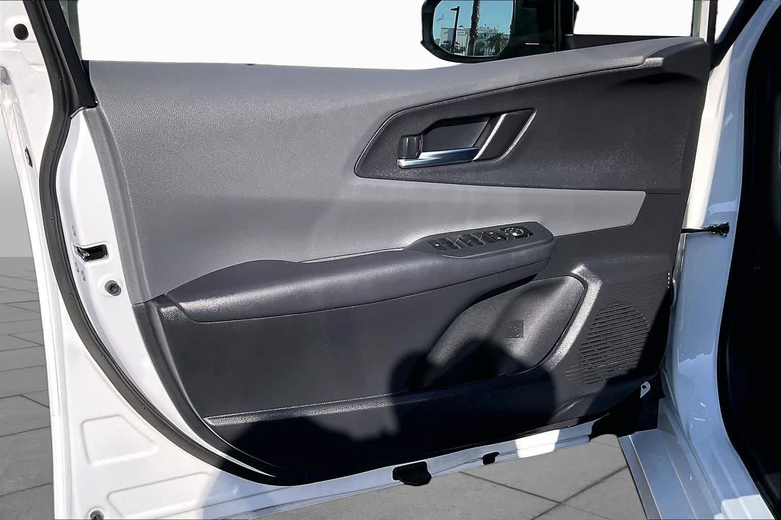Certified 2026 Toyota Prius XLE FWD image 21