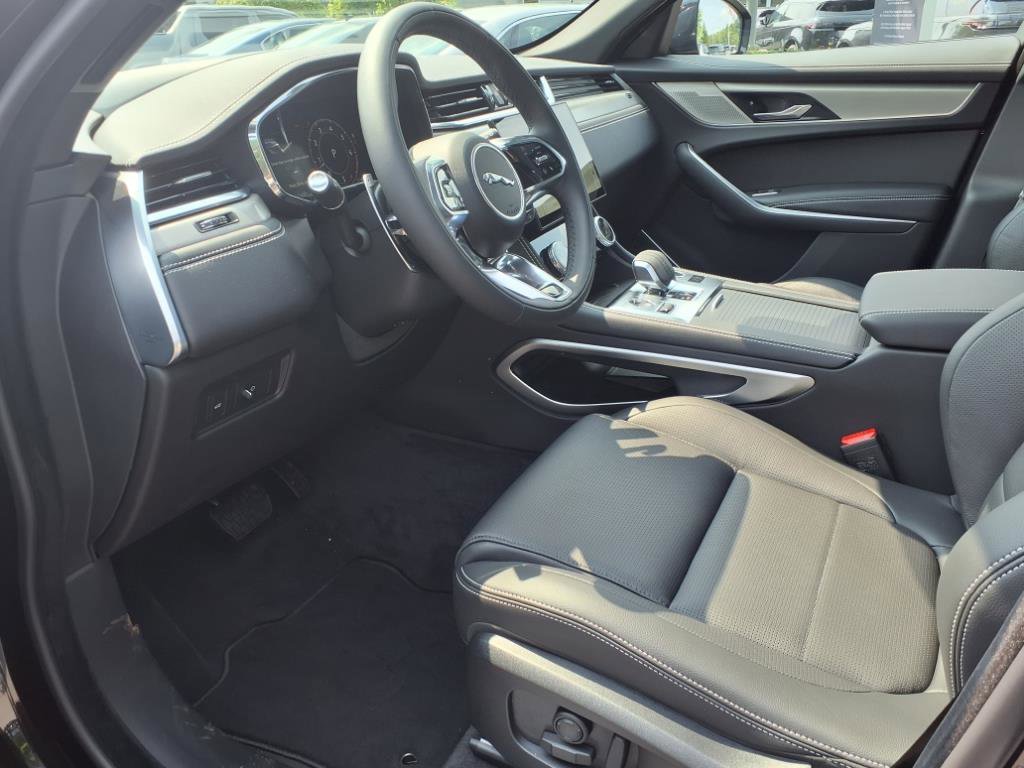 New 2026 Jaguar F-PACE R-Dynamic S image 18