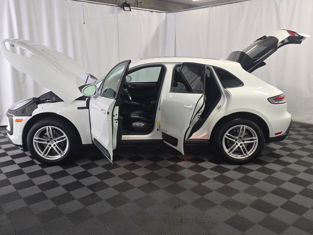 Certified 2024 Porsche Macan AWD/4WD image 13