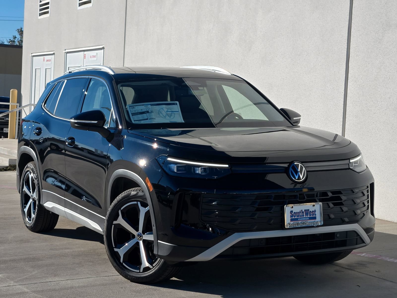 New 2026 Volkswagen Tiguan SE image 2